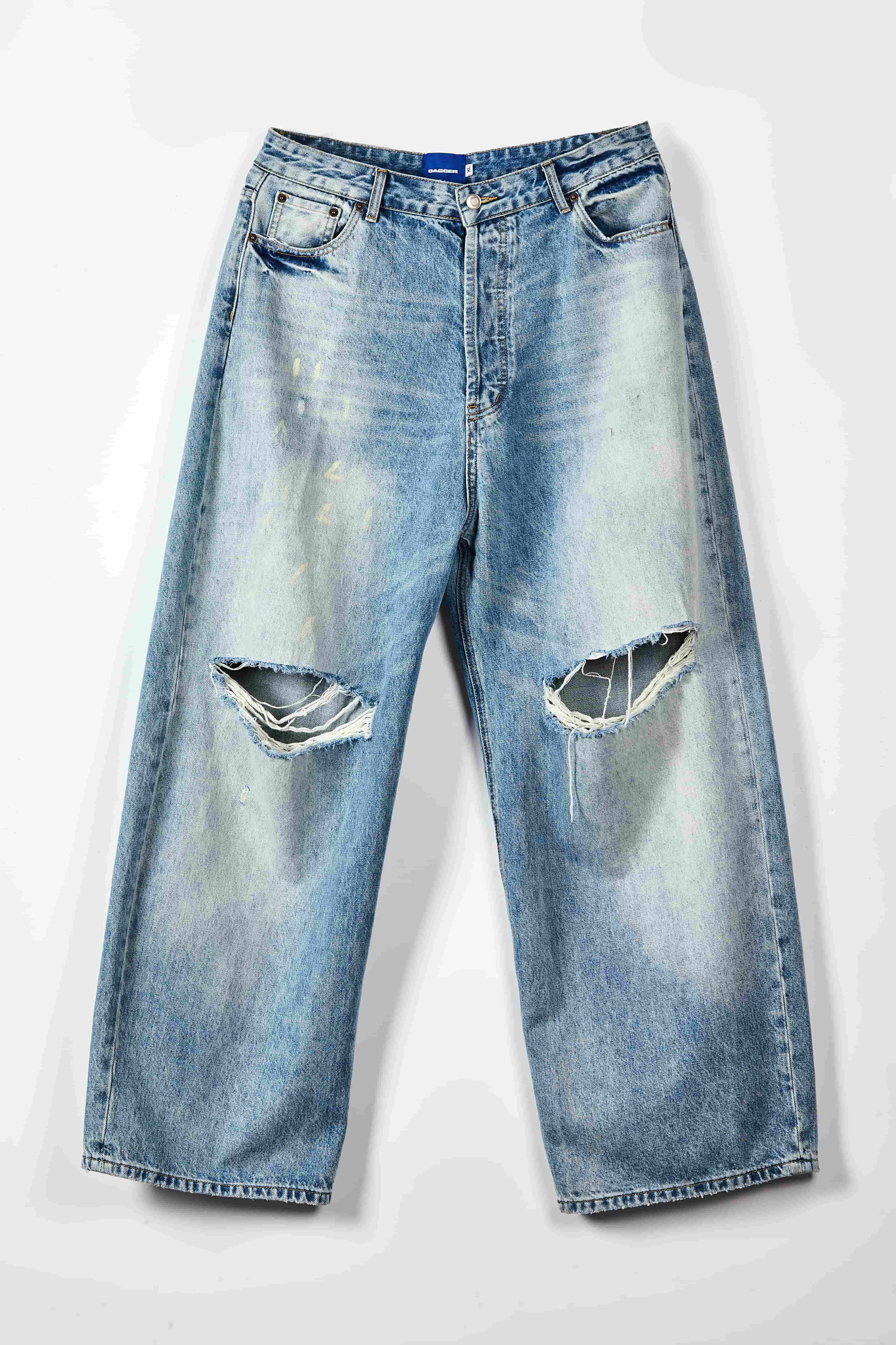 Light Wash Baggy Jeans - Distressed Knee Rip Streetwear Denim
